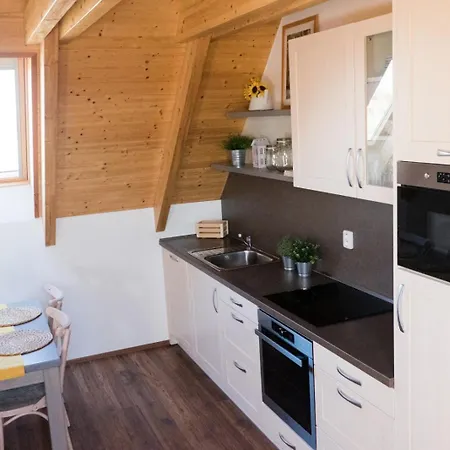 Apollon Apartment *